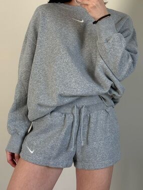 Nike Women's Sportswear Phoenix Fleece High-Waisted Shorts Grey Size XS